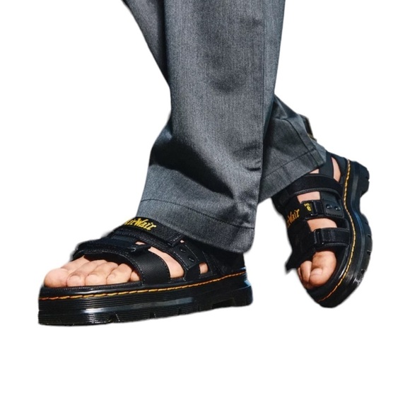 Dr. Martens Men’s Pearson Leather Webbing Strap Sandal - Picture 3 of 12